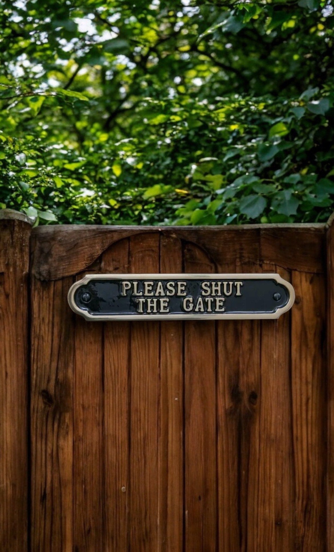 Please Shut The Gate Sign (Solid Brass)